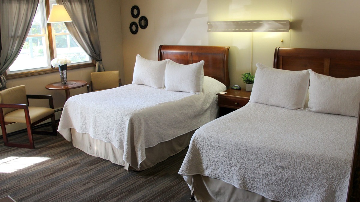 Town of Scriba Hotel | All Seasons Inn Corp