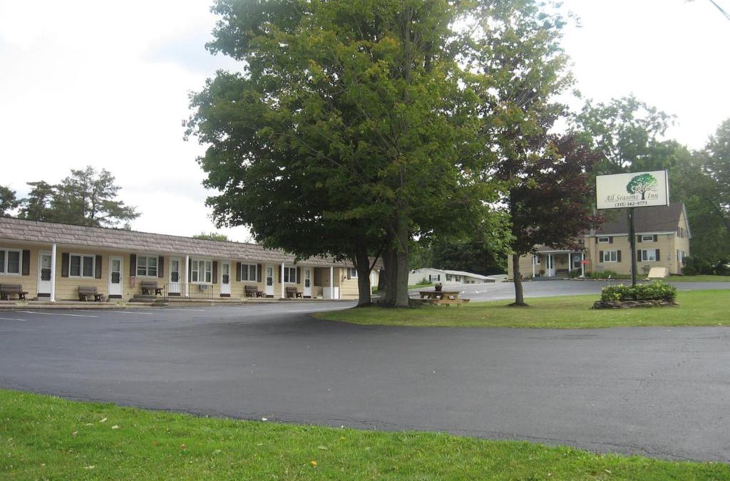 Town of Scriba Hotel | All Seasons Inn