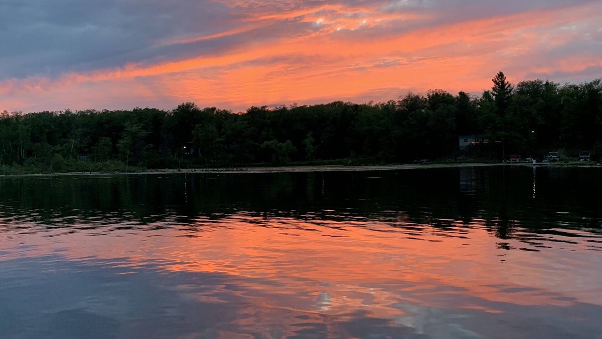 Harrison Cabin | All sport lakefront cottage on Sutherland Lake.