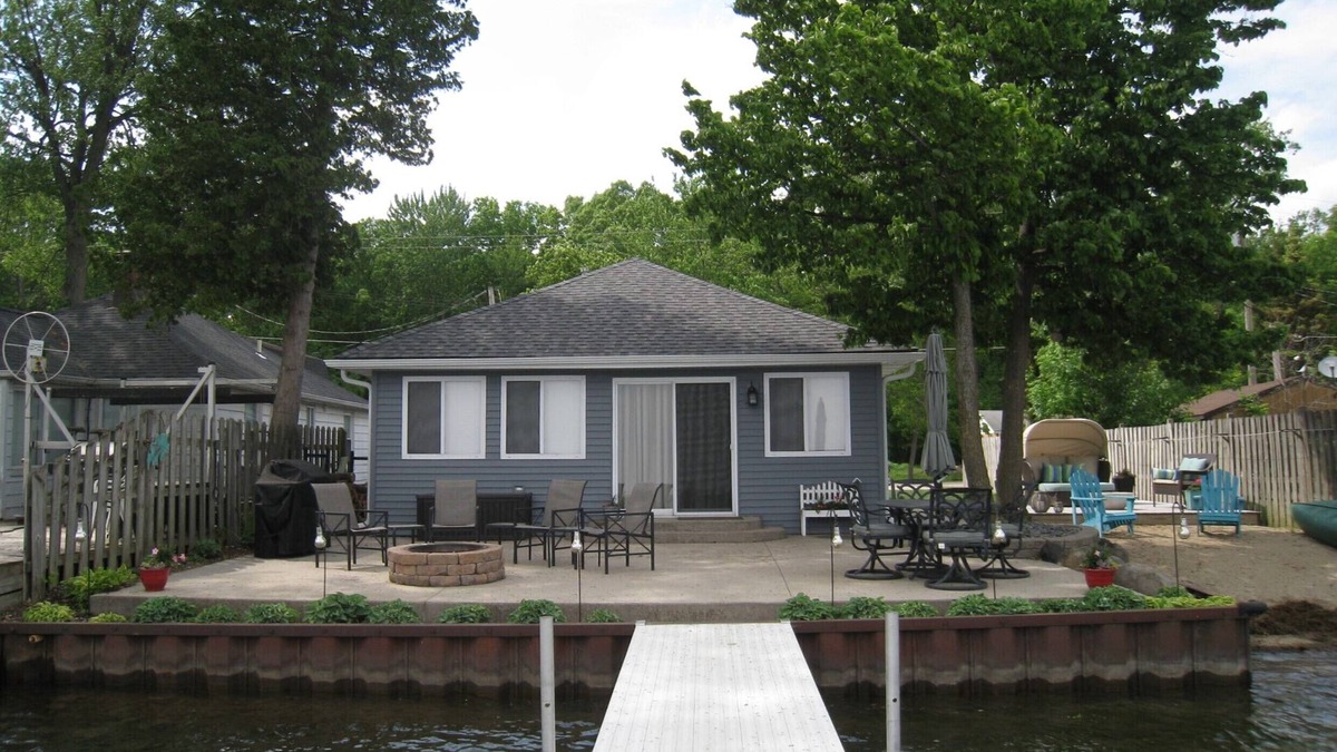 Lapeer Cottage | All Sports Lake/Golf, minutes from many players