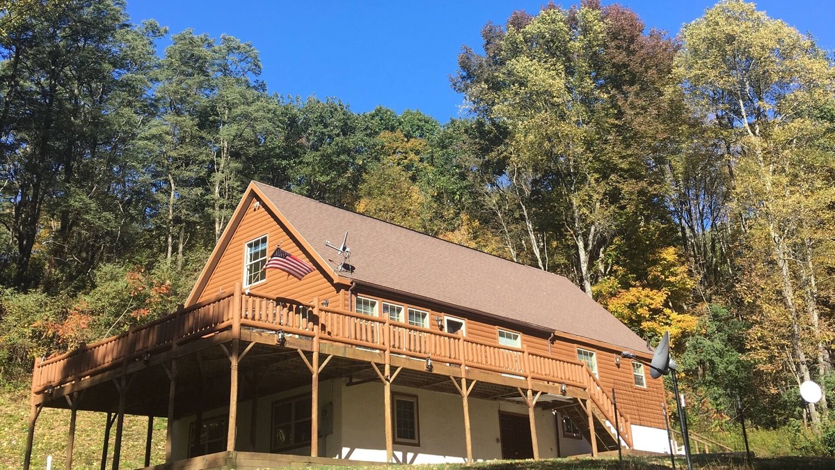 Milford House | All Star Acres. Only 2 miles to Dreams Park