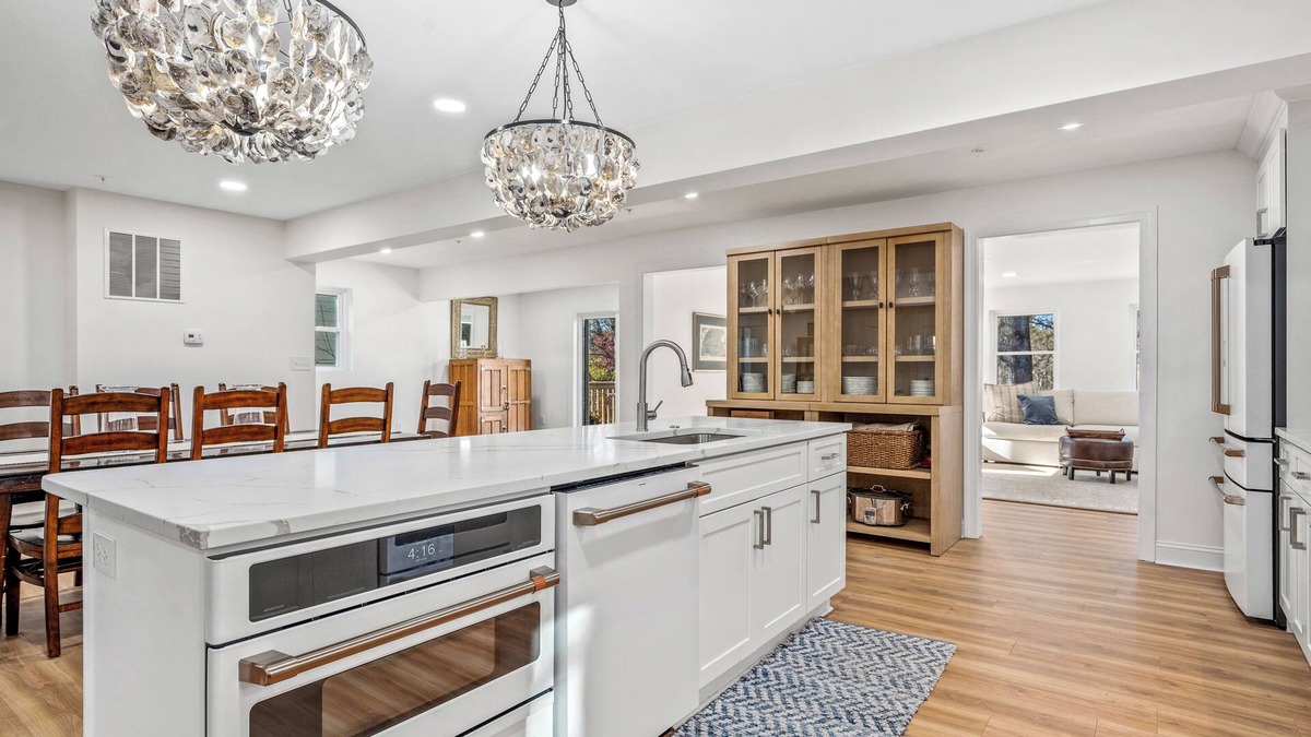 Wardour House | All Star Annapolis Retreat - Walk to Stadium