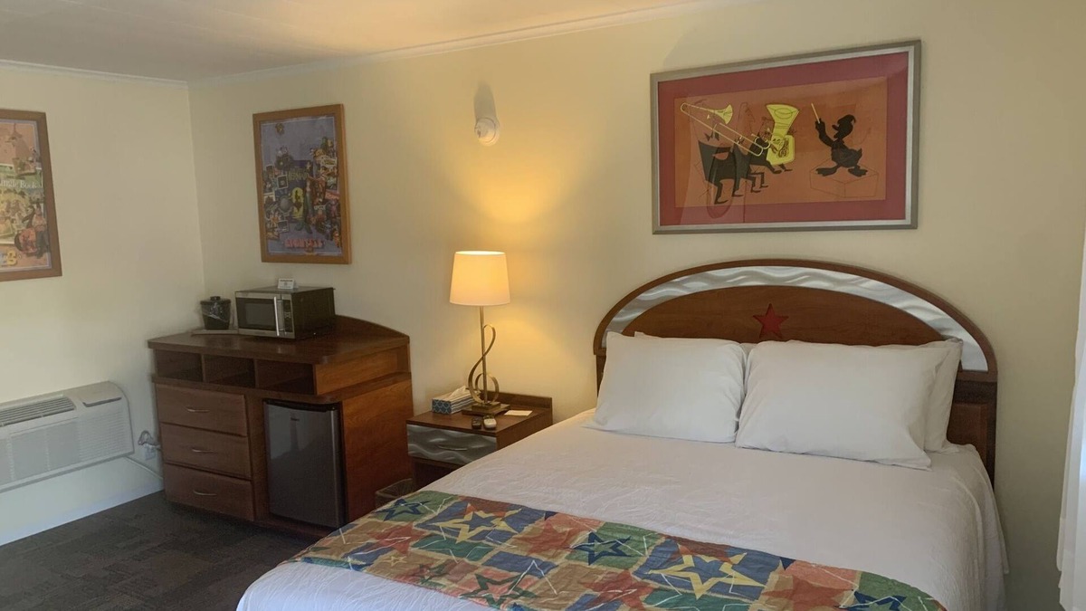 Marceline Hotel | All Start Queen Room at Hotel Marceline