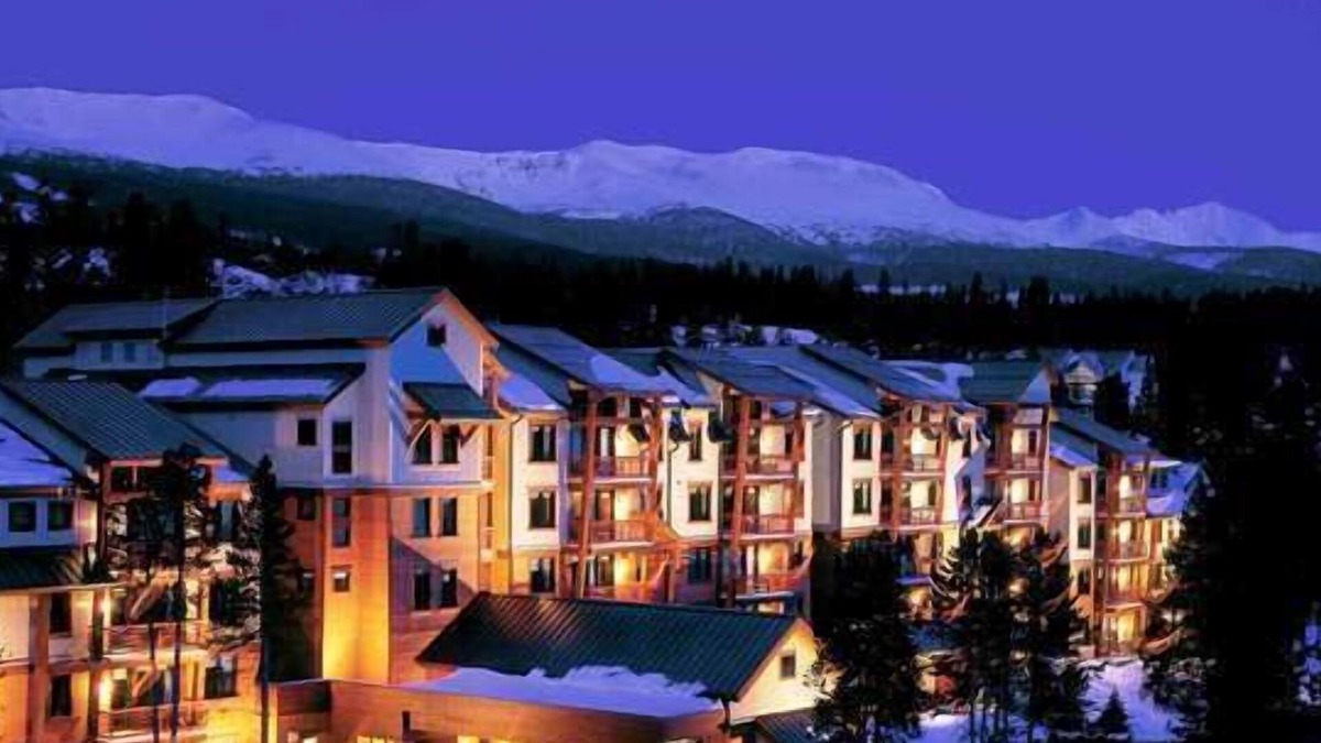 Peak 9 Hotel | All suite 2 bedroom hotel with fireplace and full kitchen at base of peak 9.