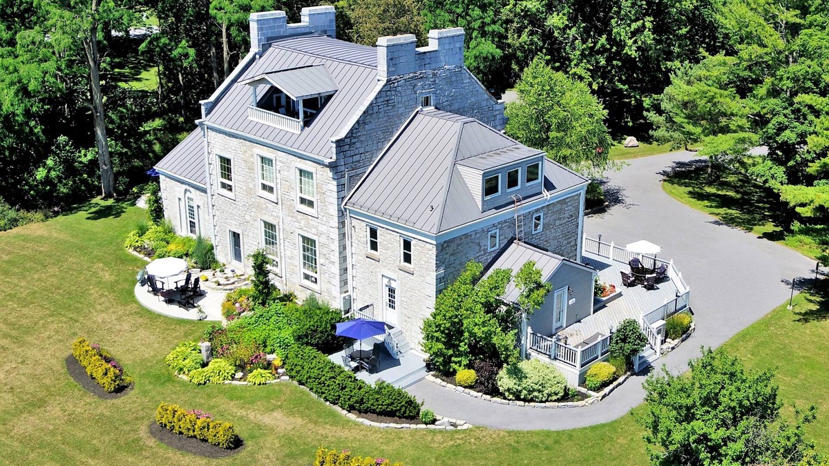 Kingston Apartment | All Suites Whitney Manor