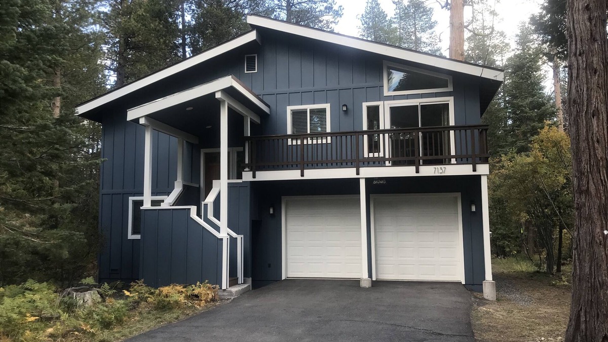 Tahoma House | ALL THE COMFORTS OF HOME: Lake & Bike Trail 0.5mi, SKI: 2+mi to multiple resorts
