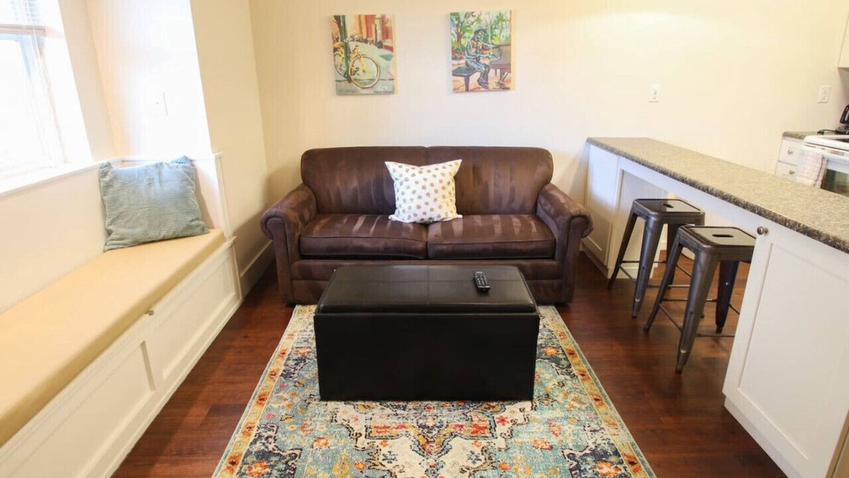 Bloomington Apartment | All the comforts of home