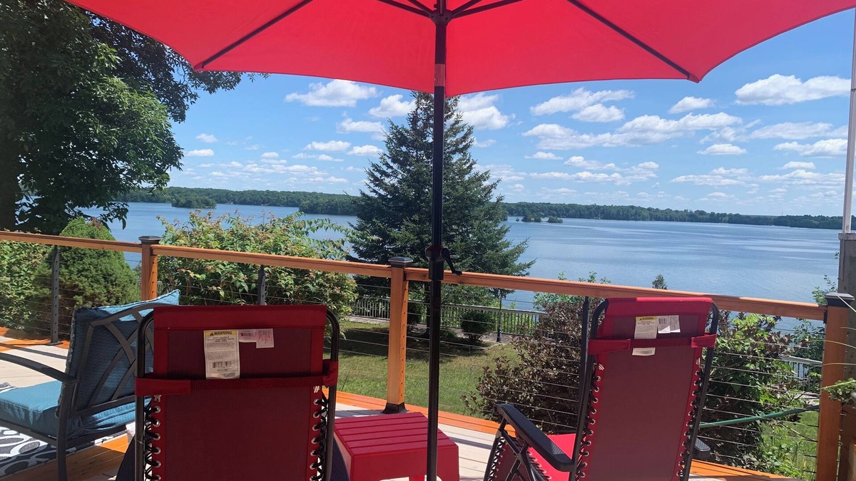 Rideau Lakes House | All Year Lakefront Getaway in a private guest rm & indoor pool/Sauna on QEstate