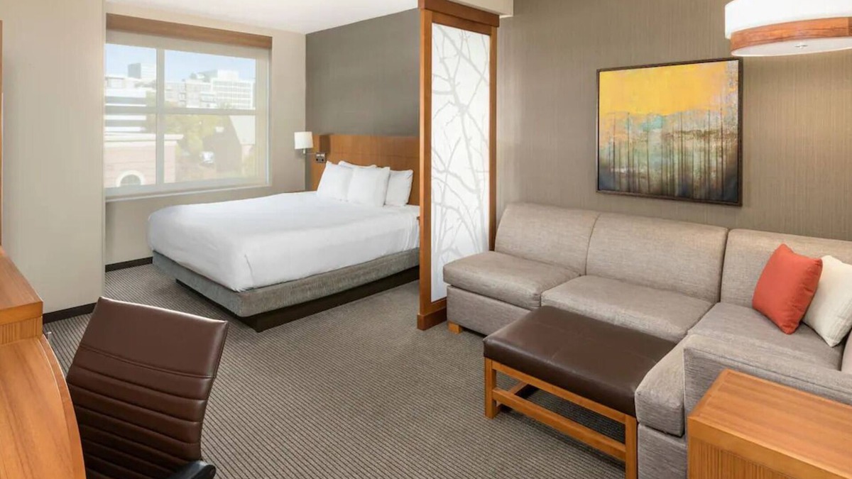 Greenville Downtown Hotel | All You Need for a Fun Vacay! 4 Units Onsite Parking, Pets Allowed, Indoor Pool!