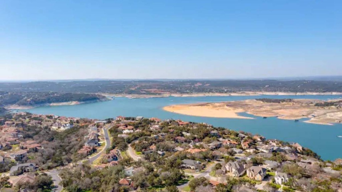 Lakeway House | All yours! Tranquil & serene Hill Country family home on Lake Travis in Austin.