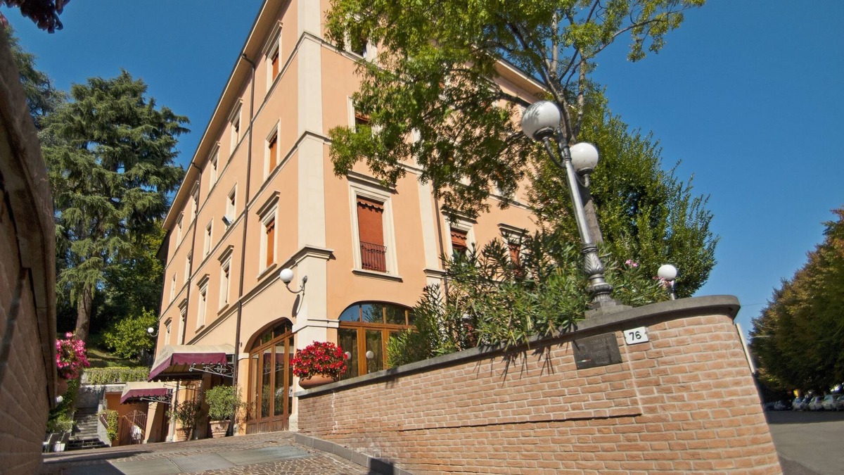 Bazzano Hotel | Alla Rocca Hotel