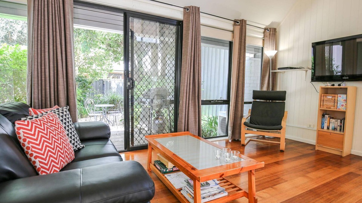 Bright Villa | ALLAMBIE COTTAGES - VILLA 2: Bright