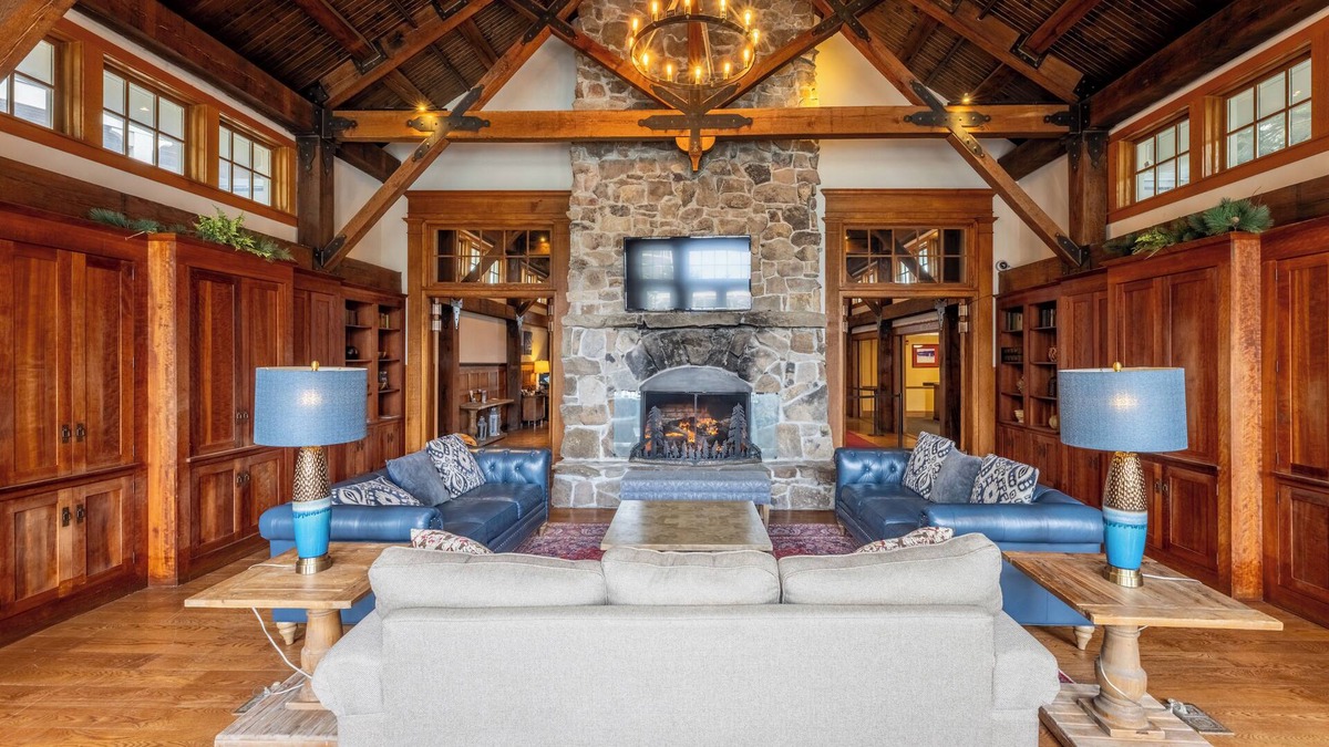 Snowshoe Hotel | Allegheny Springs