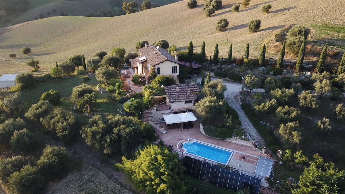 Acquaviva Picena House | Alleinstehende Villa mit Pool schönem Panorama, ruhig, nur 9km zum Strand.