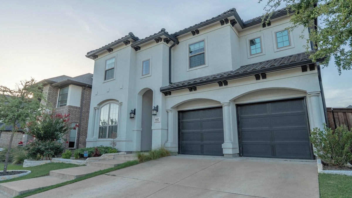Allen House | Allen Oasis 6BR, 5BA Huge Kitchen, Game Room, Clubhouse Pool Access
