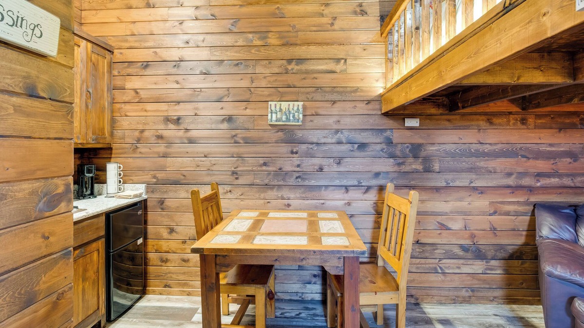 Lucas Apartment | Allen Studio Near Downtown: Hiking, Fishing & More