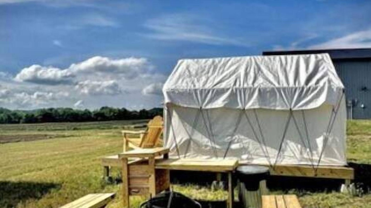 Spring Hill RV Rental | Allenbrooke Farms Glamping Tent 2