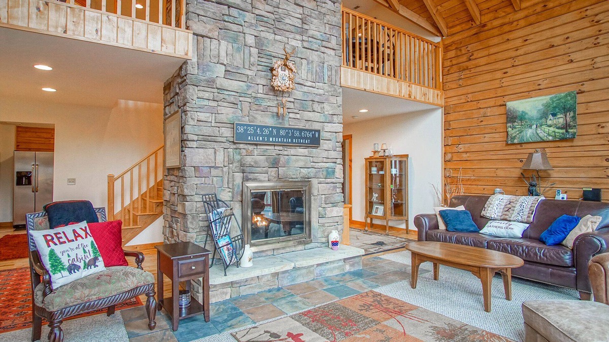Slatyfork Farm House | Allens Mountain Retreat 4 Br Outdoor Hot Tub Short Drive to Snowshoe Mountain Slopes