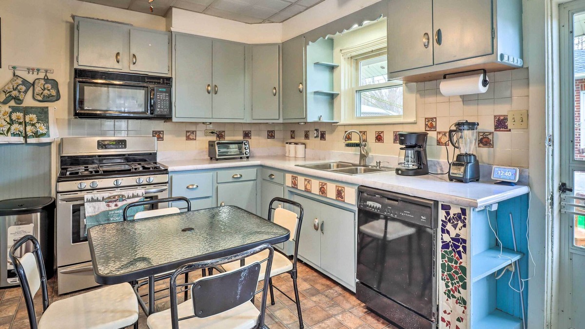 Allentown House | Allentown Home: 2 Mi to Hamilton District!