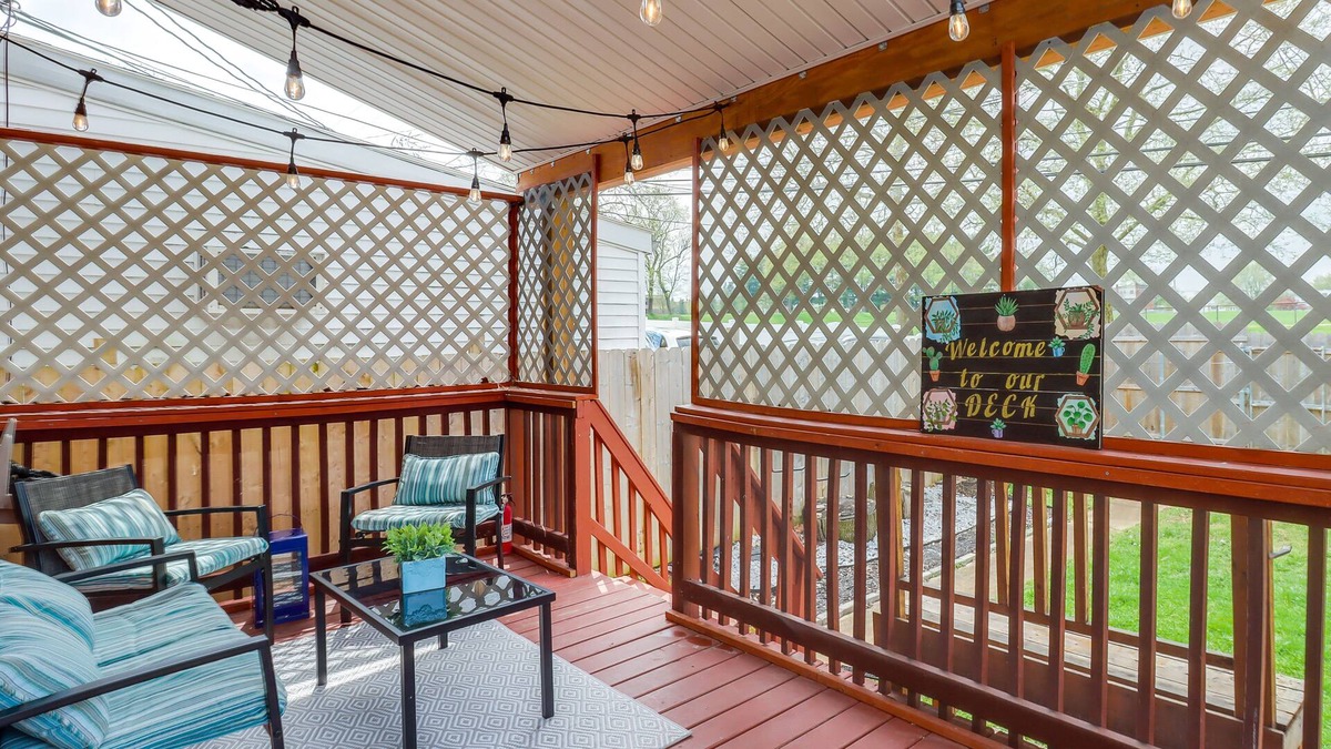 Allentown House | Allentown Townhome w/ Deck - 3 Mi to PPL Center!