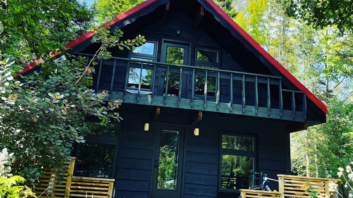 Wasaga Beach Cottage | Allenwood Beach Family Cottage