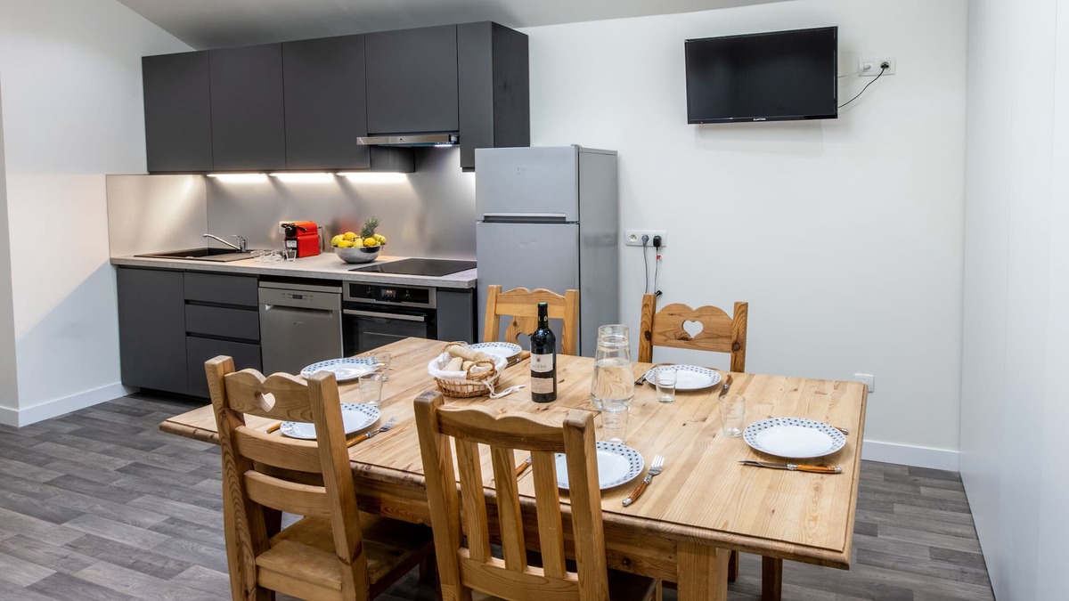 Allevard Apartment | Allevard-les-Bains 2 Bedrooms for 3-5 people, Air conditioning