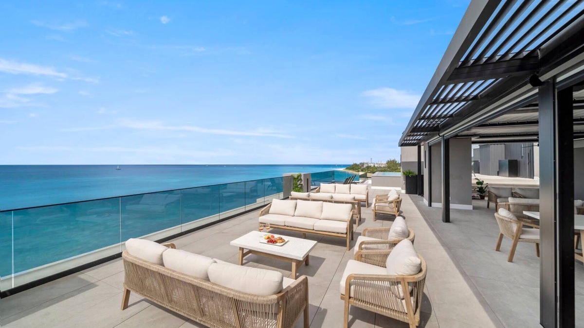Brighton Villa | Allure 204 Summary: E