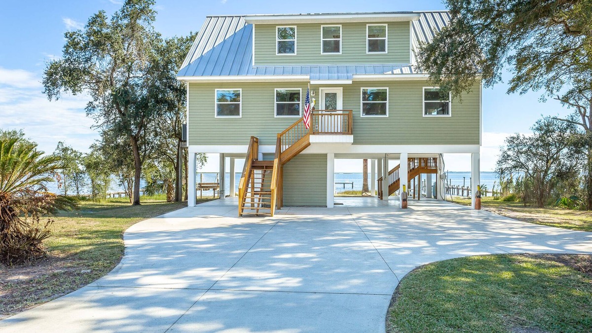 Carrabelle House | Allure- Beautiful 4BR/2BA house on the bay