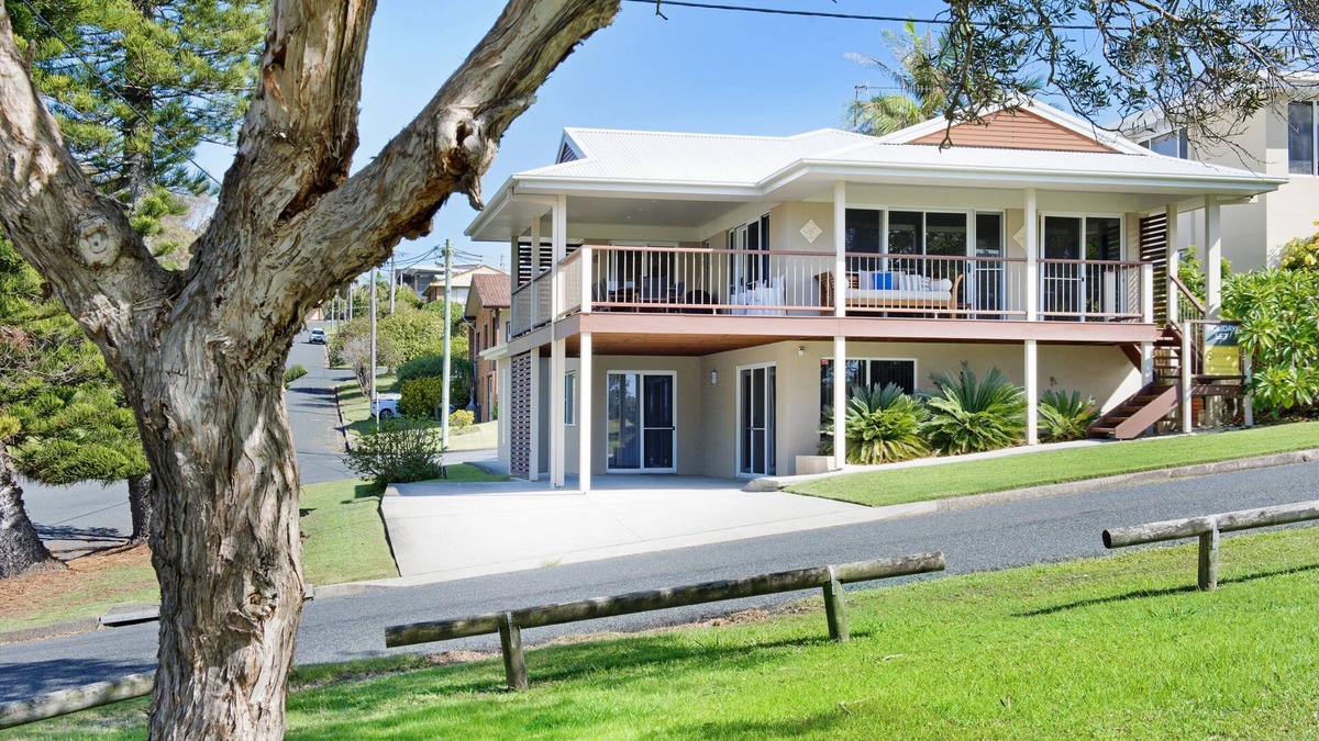 Bonny Hills House | Allure by the Sea - beachfront luxury home