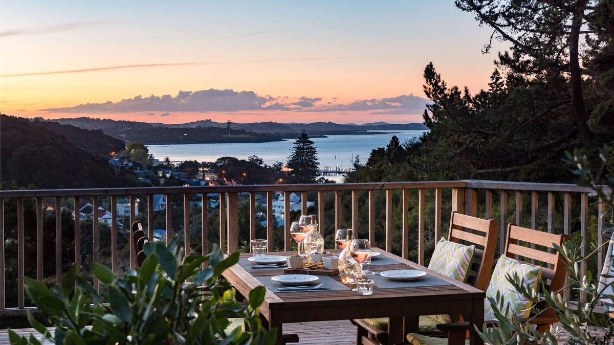 Paihia House | Allure Lodge cabin