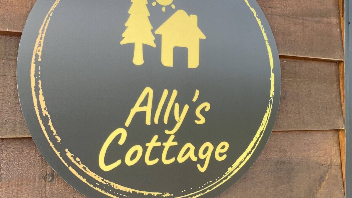 Sandringham Cabin | Ally's Cottage at Sandringham