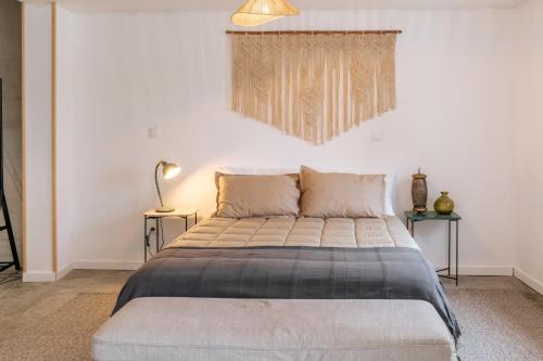 Olalhas House | Alma-Rio Room 3 by Mycelia