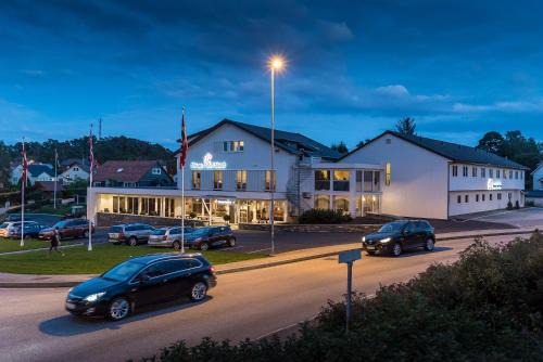 Leirvik Hotel | Almaas Hotell Stord AS