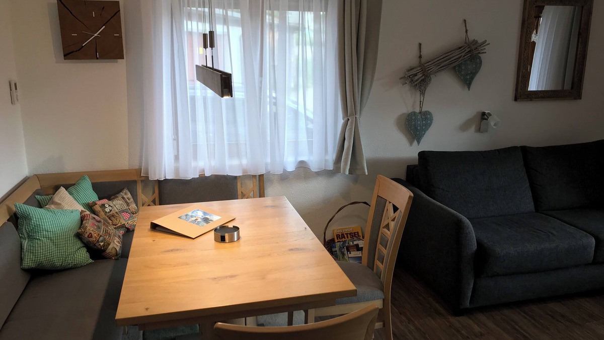 Balderschwang Apartment | Almblick Ferienwohnung mit Ausblick auf die Berge