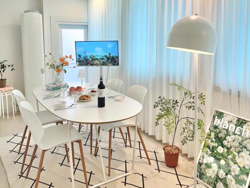 Suyeong-Gu Apartment | Almond House, Busan Gwang-an