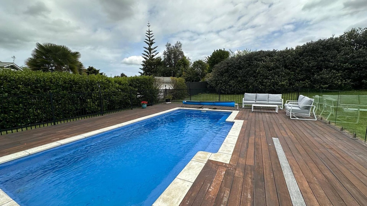 Waiuku House | Almost Coastal - Pool & Hot Tub
