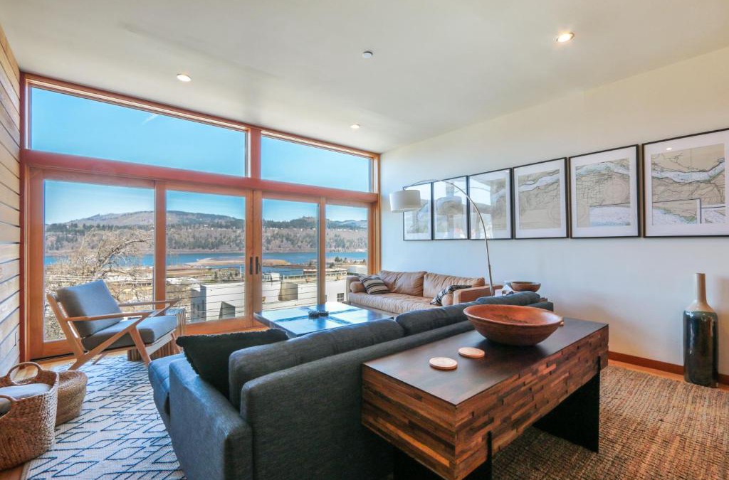 Hood River House | ALOFT Airy Design with River View