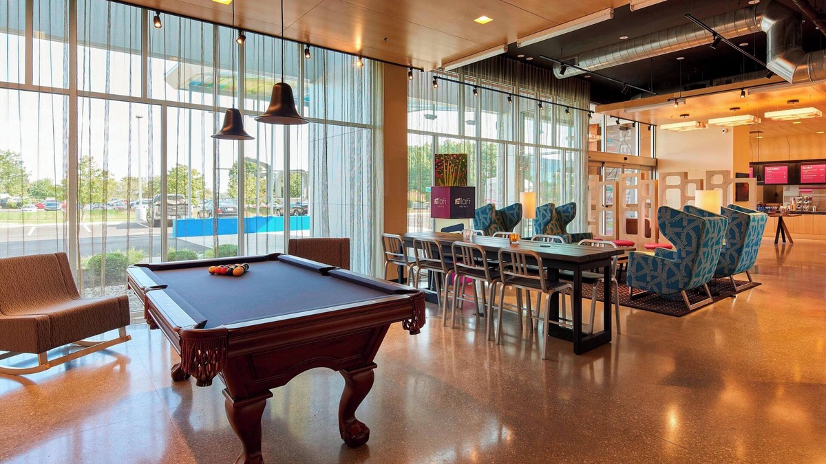 North Olmsted Hotel | Aloft Cleveland Airport
