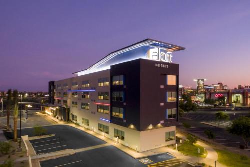 Glendale Sports and Entertainment District Hotel | Aloft Glendale at Westgate