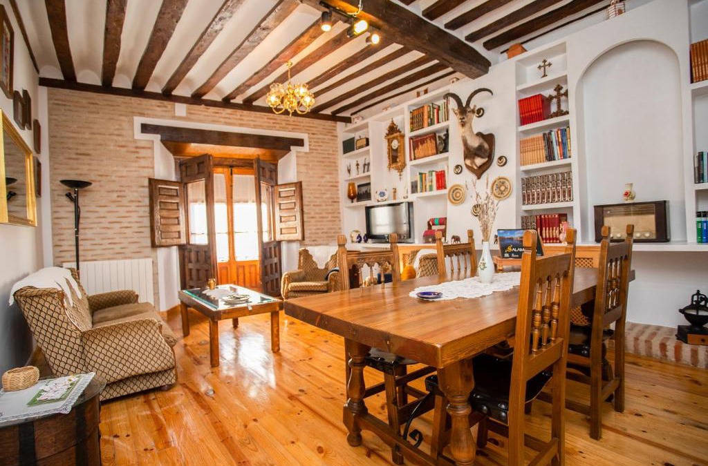 Rueda House | Alojaguay RUEDA, CASA MUSEO RÚSTICA-MODERNA, máxima TRANQUILIDAD con COMODIDAD