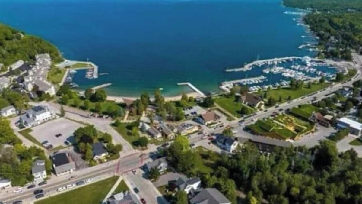 Sister Bay Apartment | Alpaca Grand Vacation Rental