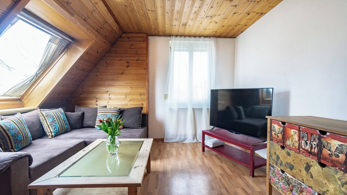 Memmingen Apartment | Alpen-hostel Nordgrat 7 Buxacher Straße 23 mit Motorradvermietung