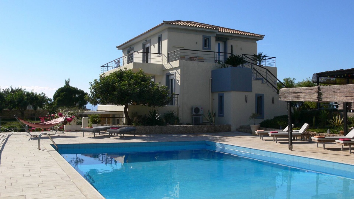 Kilada Apartment | Alphavilla – Relax in this holiday home in a quiet location with beautiful sea view. Welcome!