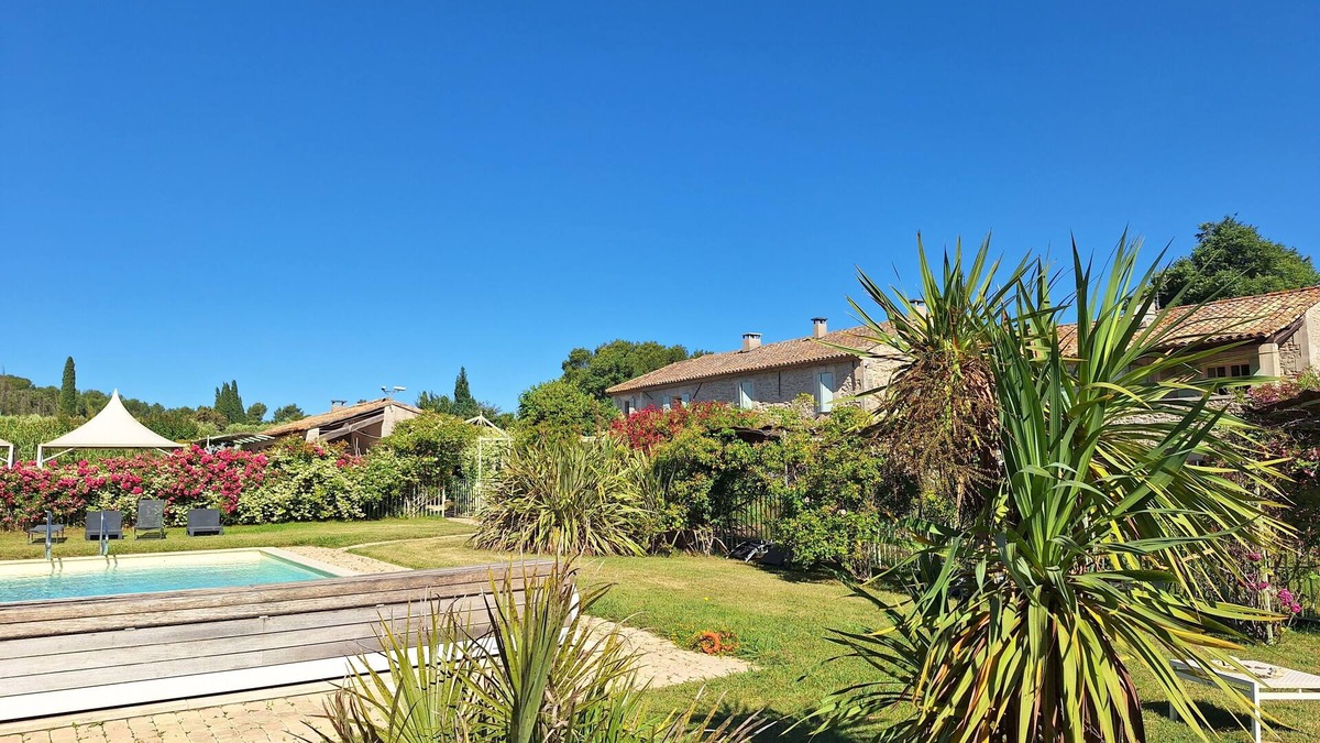 St.-Remy-de-Provence Cottage | Alpilles Cottage Philippe's Farm pool shared