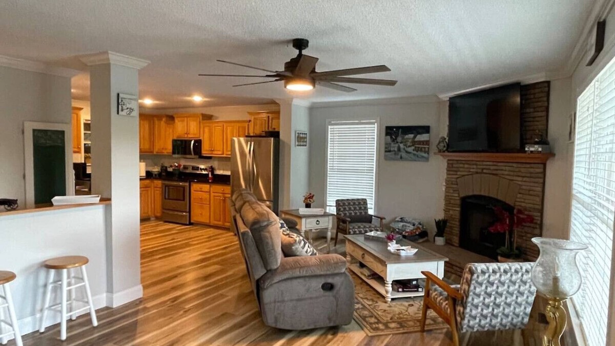 Helen House | Alpine Adventure Getaway ~ Location ~ Game Room