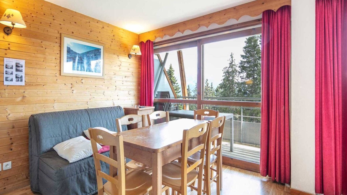 Vaulnaveys-le-Haut Apartment | Alpine Apartment in Chamrousse