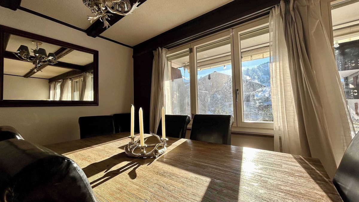Zweisimmen Nr Gstaad Apartment | Alpine Chalet Nestled in the Heart of Gstaad