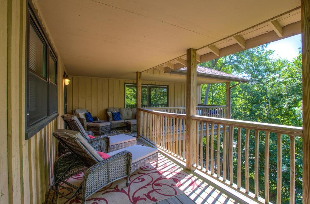 Blowing Rock House | Alpine Cottage Walking distance to App Ski cottage