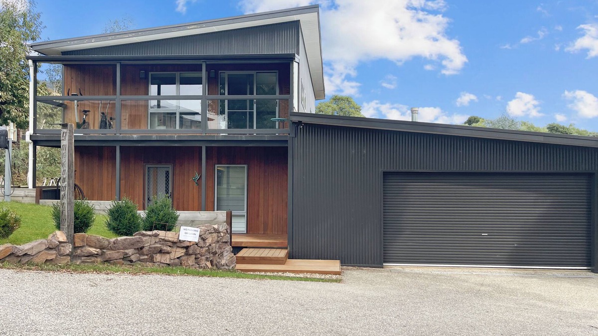 Merrijig House | Alpine Edge Retreat - Gateway to Mount Buller