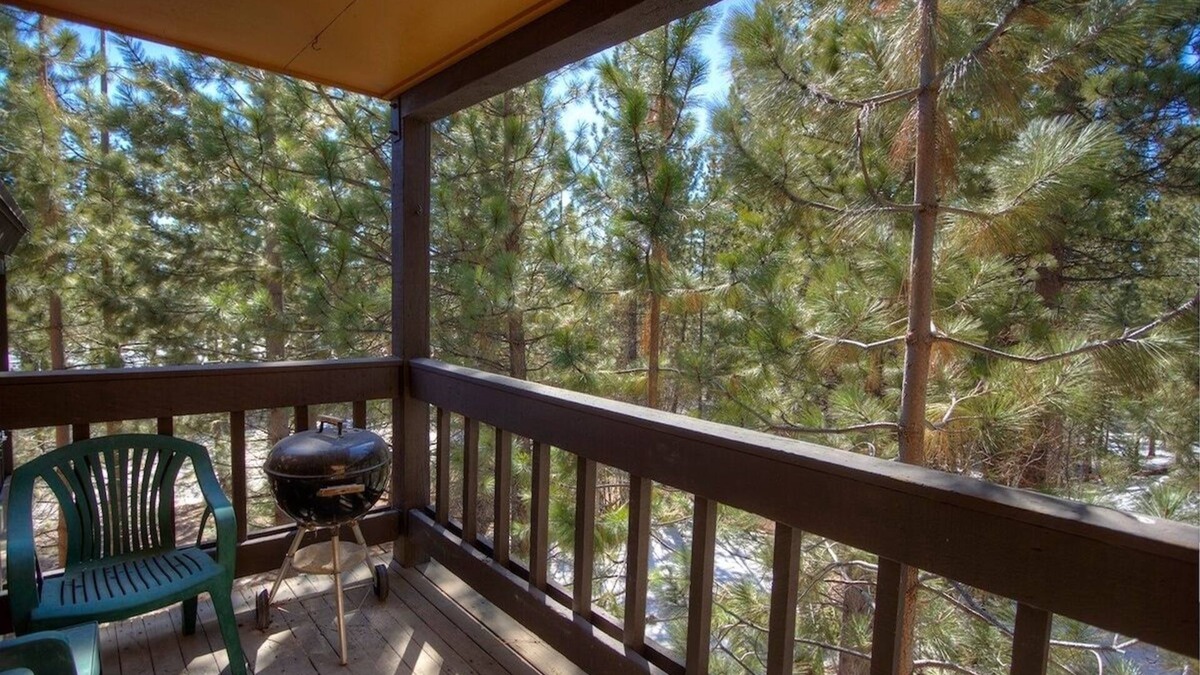 Dollar Point Condo | Alpine Getaway 3 Bedroom Home by RedAwning